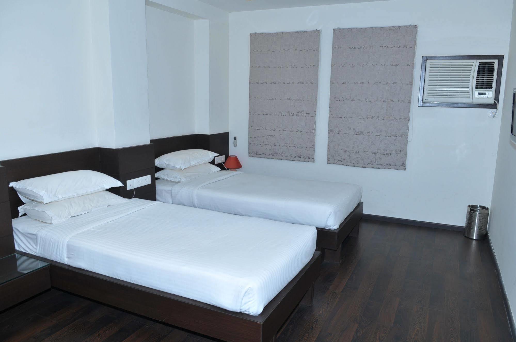 Treebo Trend Hotel Relax Inn Kolkata Exterior photo