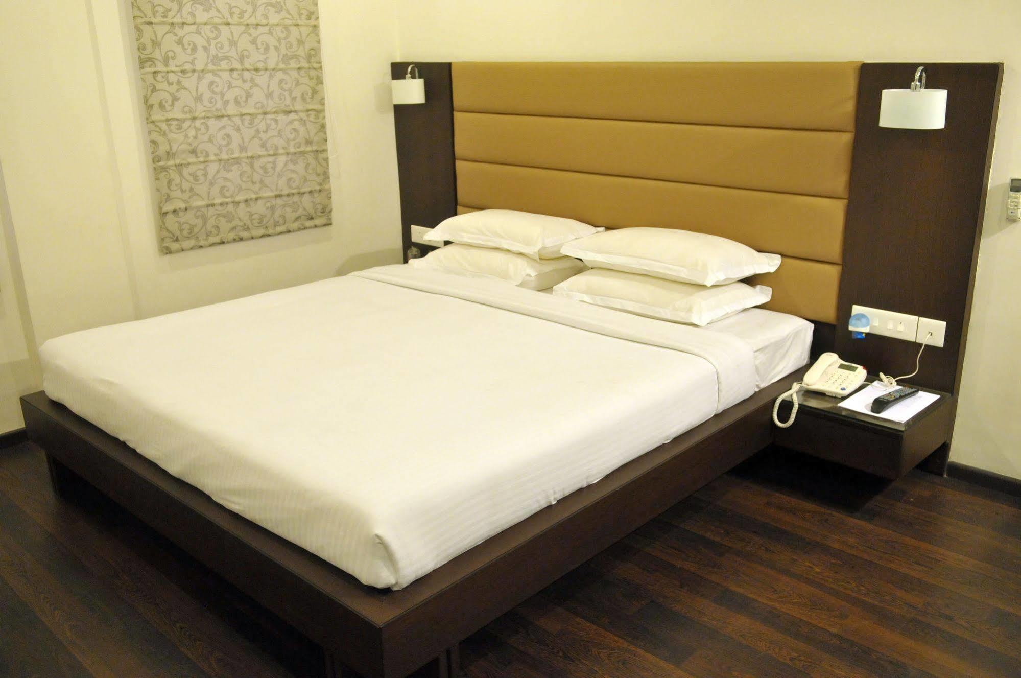 Treebo Trend Hotel Relax Inn Kolkata Exterior photo